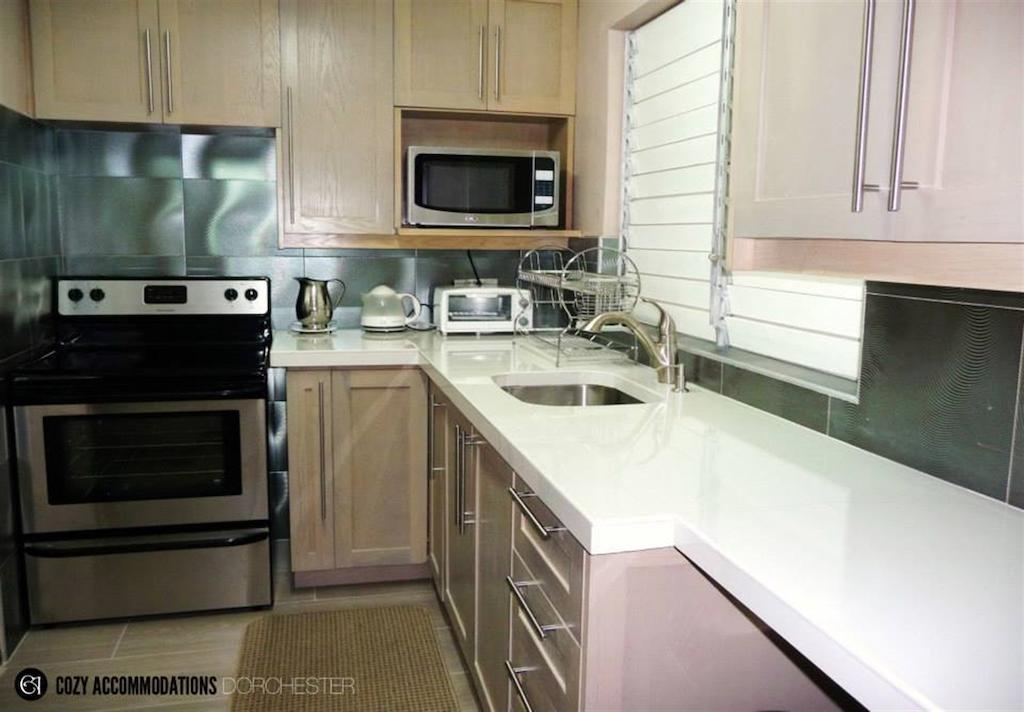 Cozy Accommodations - Dorchester City Line Кингстон Номер фото